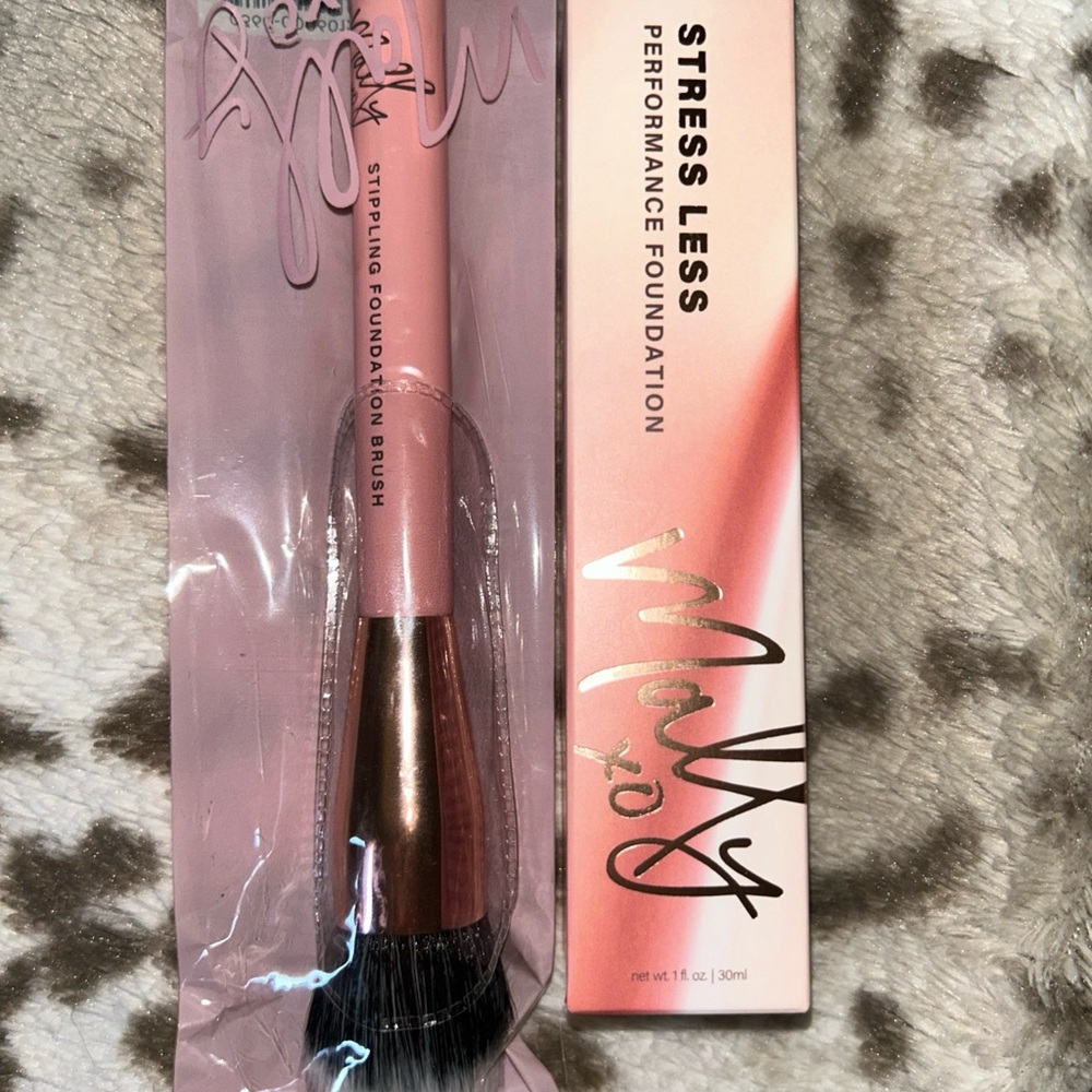 Mally Beauty Pink Stippling Brush and Foundation Duo